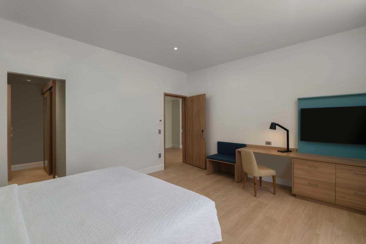 Hilton Garden Inn La Romana Ngoại thất bức ảnh